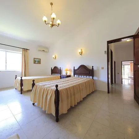 Traditional Portuguese Rustic Style With Private Pool *