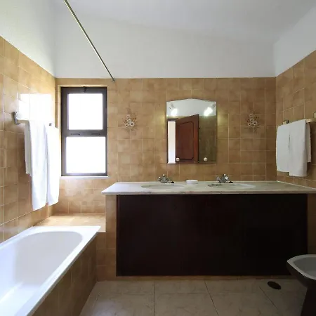 Traditional Portuguese Rustic Style With Private Pool *
